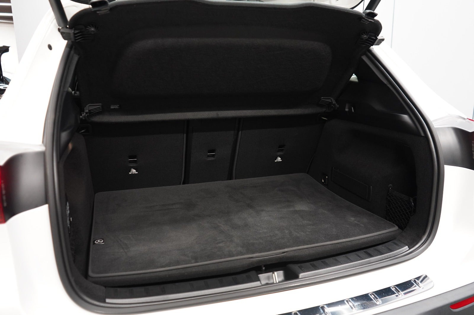 Hvid Mercedes EQA250 fra 2025