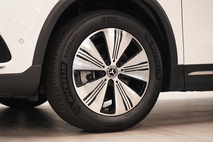 Hvid Mercedes EQA250 fra 2025