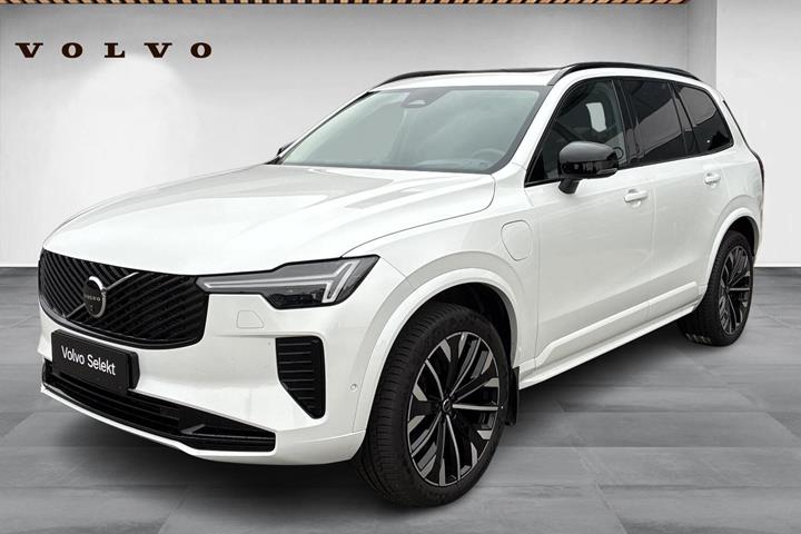 Hvid Volvo XC90 fra 2026 set udefra