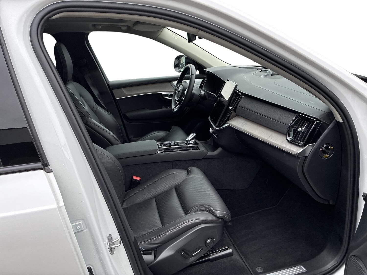 Hvid Volvo XC90 fra 2026