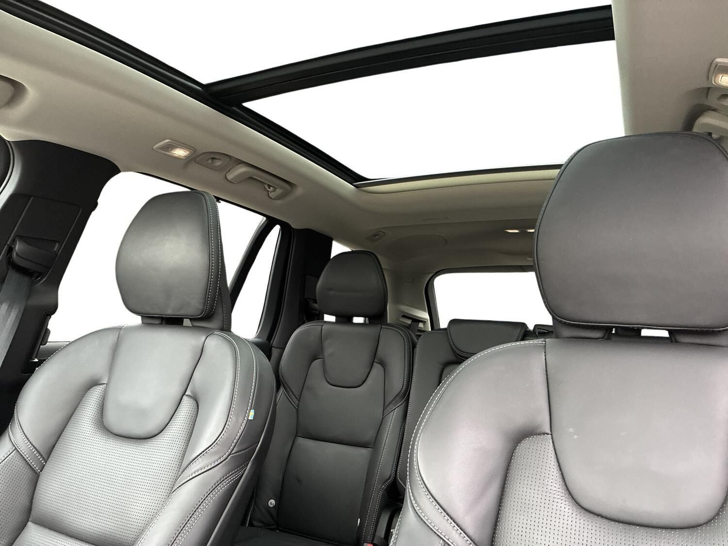 Hvid Volvo XC90 fra 2026