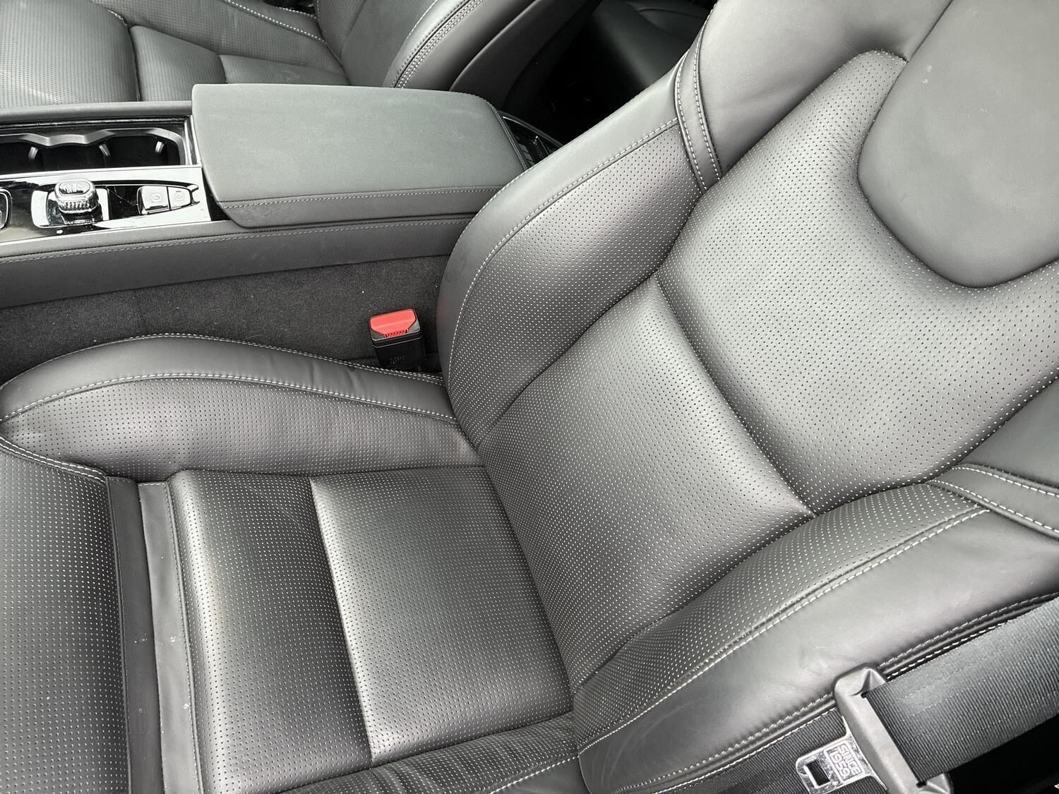 Hvid Volvo XC90 fra 2026