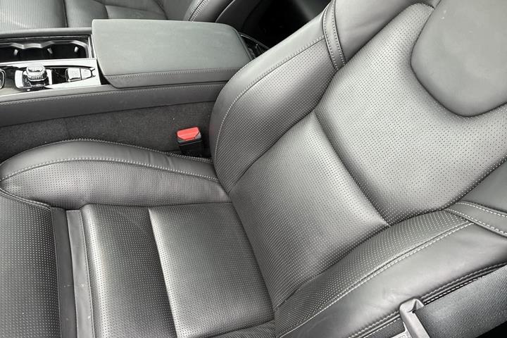 Hvid Volvo XC90 fra 2026