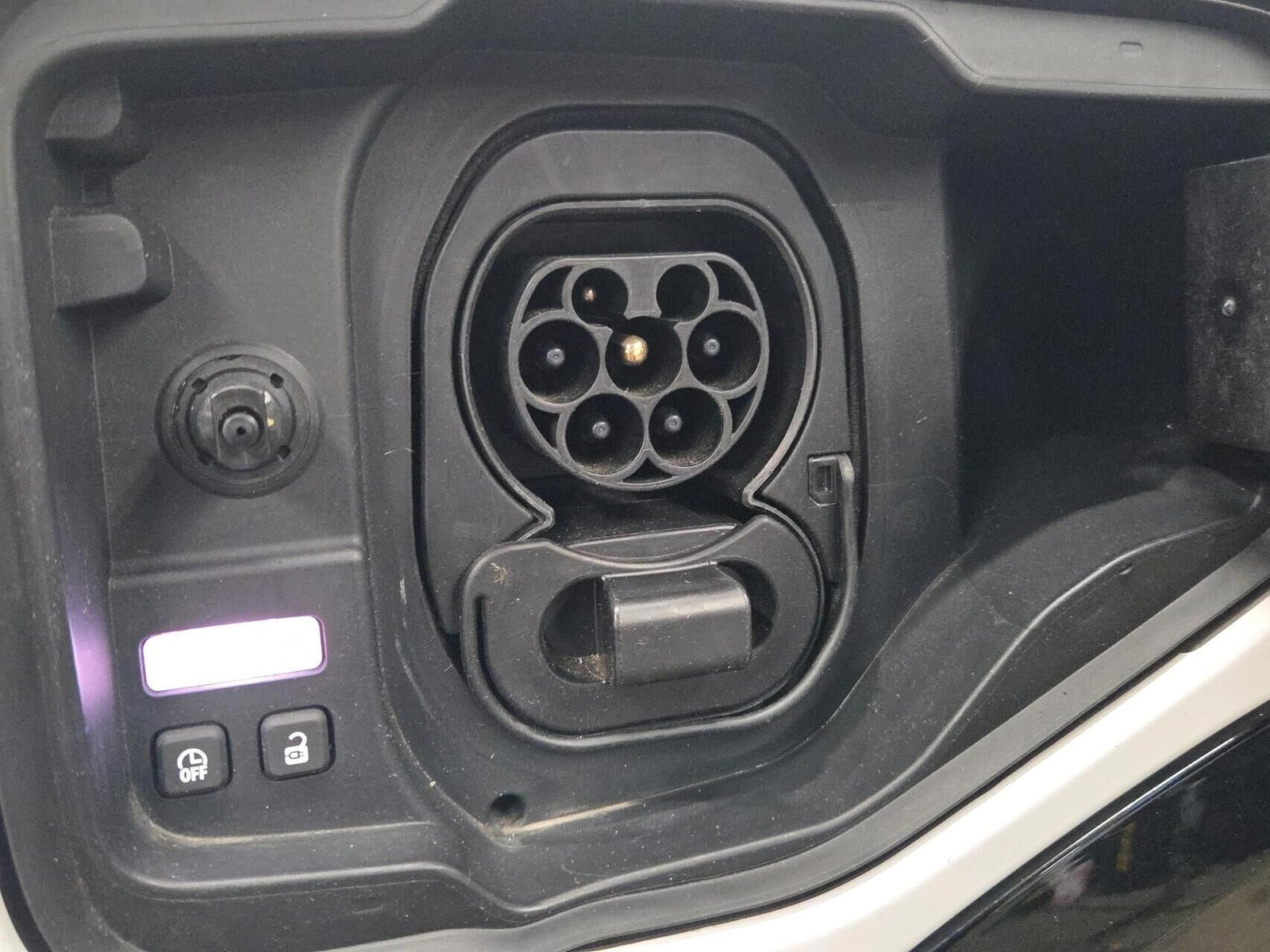 Hvid Renault Megane E-Tech fra 2023