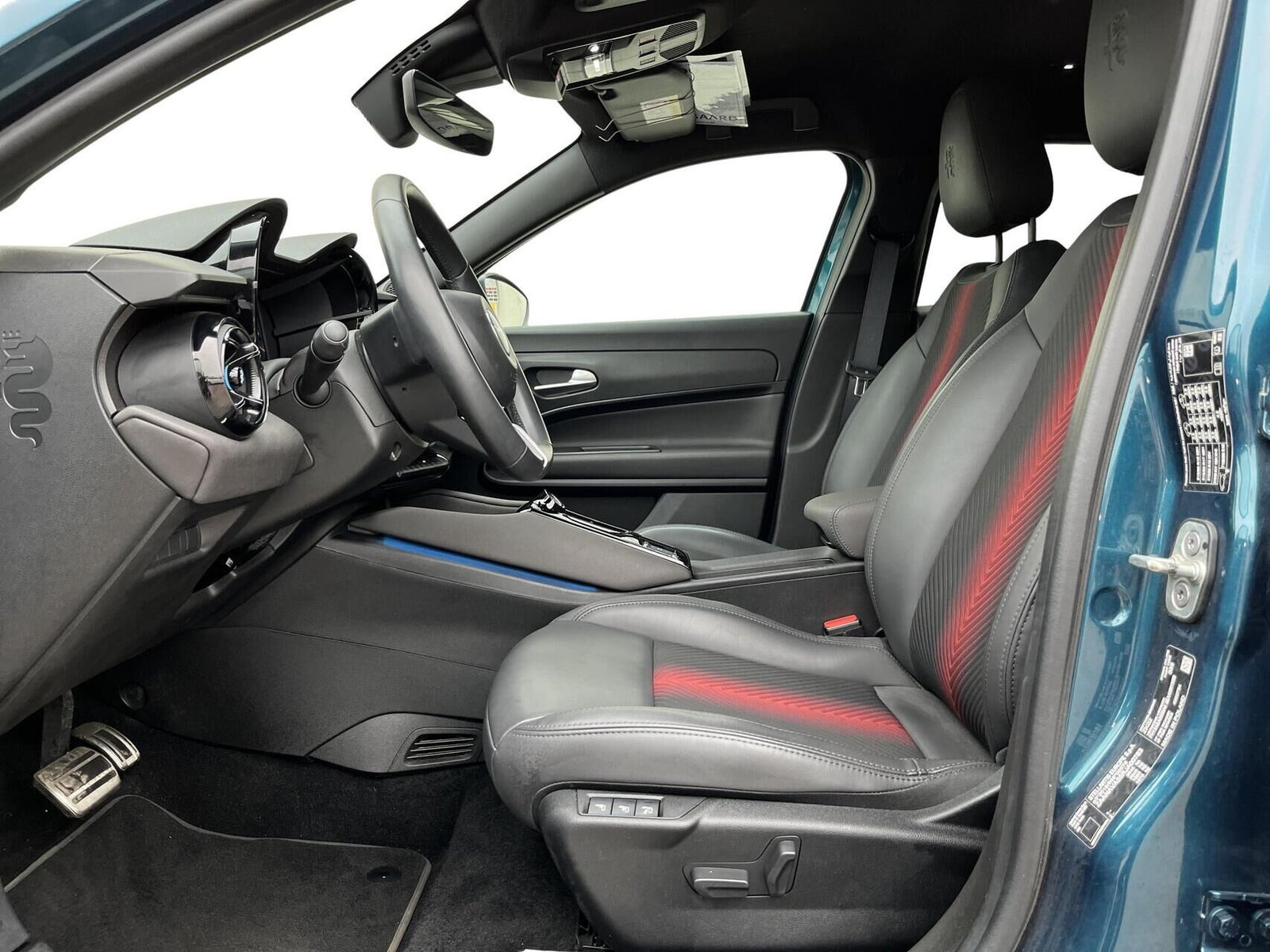 Blå Alfa Romeo Junior fra 2024