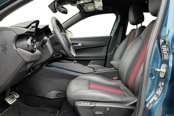 Blå Alfa Romeo Junior fra 2024