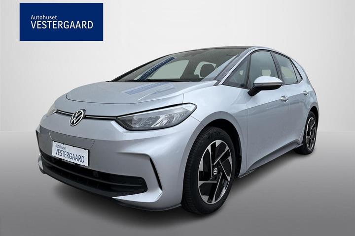 Sølv VW ID.3 fra 2024 set udefra