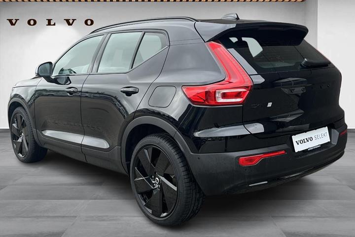 Sort Volvo EX40 fra 2026
