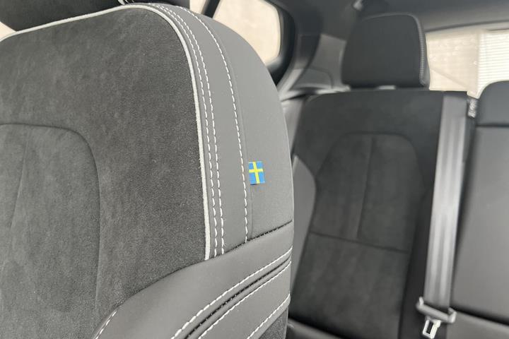 Sort Volvo EX40 fra 2026