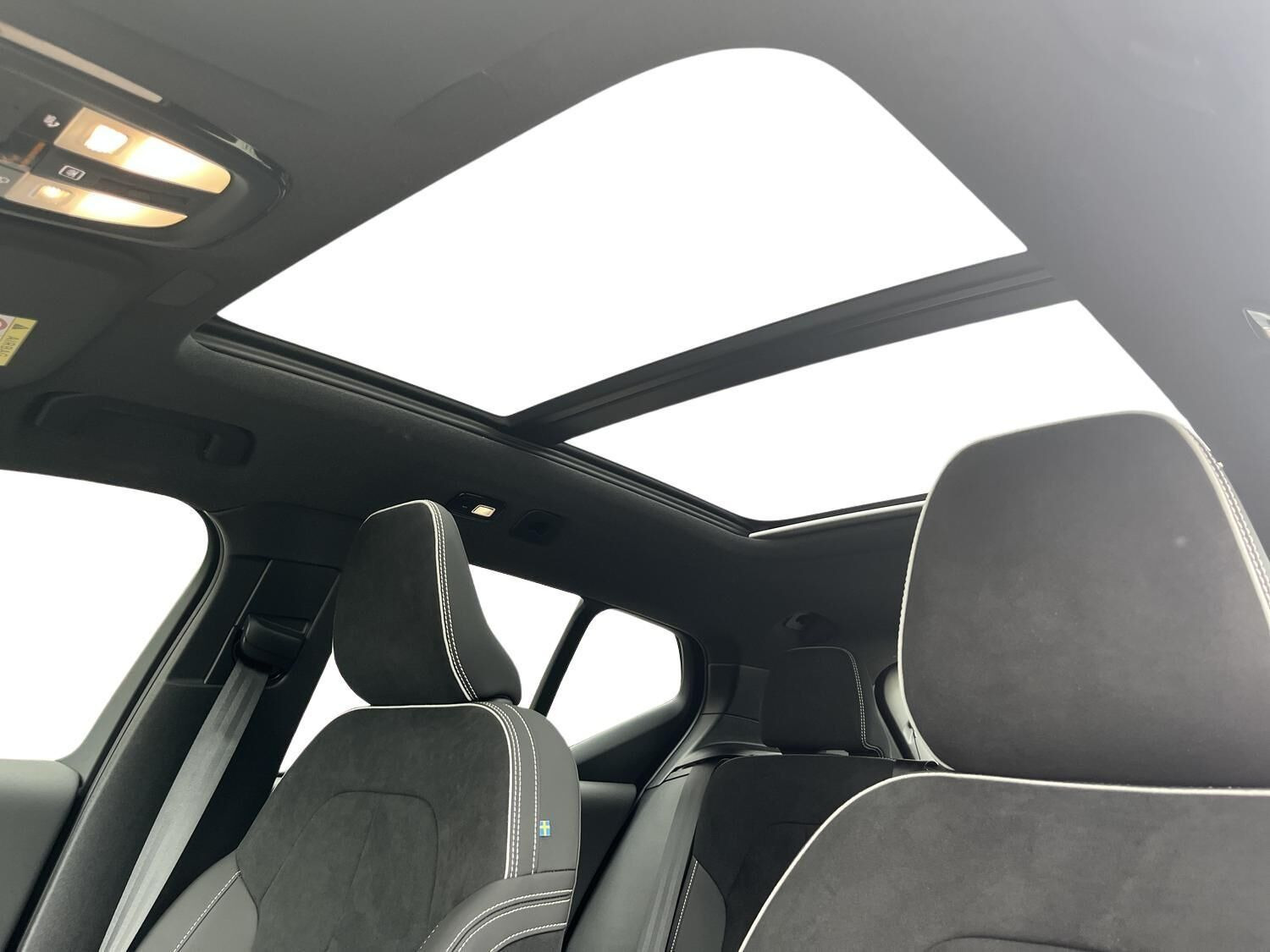 Sort Volvo EX40 fra 2026
