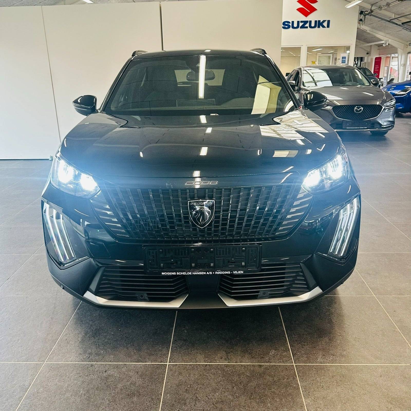 Peugeot 2008 1,2 PureTech 130 First Selection EAT8