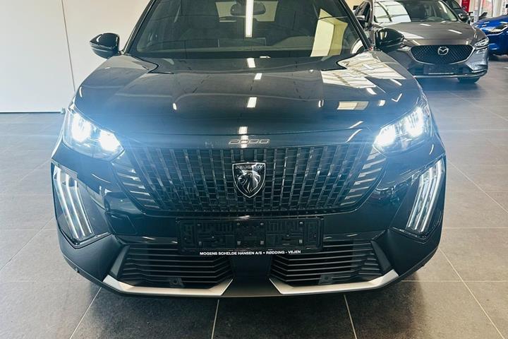 Sort Peugeot 2008 fra 2023