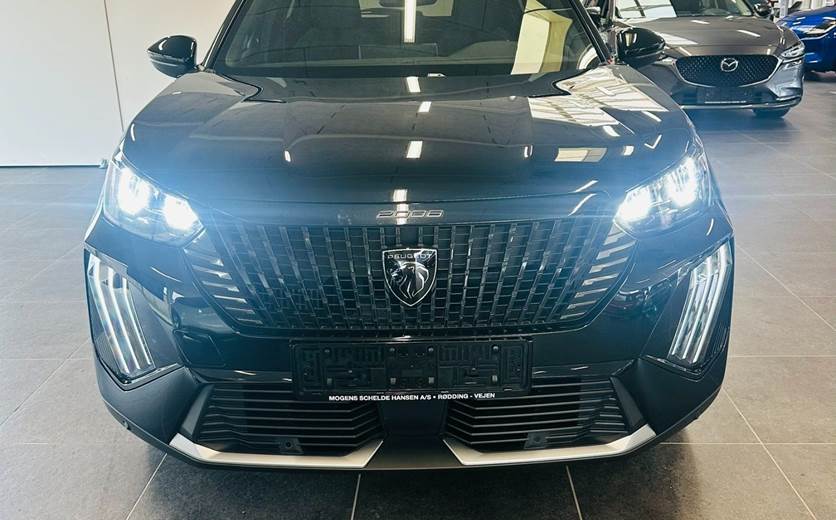 Peugeot 2008 1,2 PureTech 130 First Selection EAT8