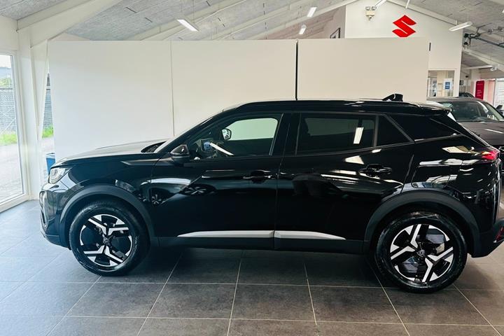 Sort Peugeot 2008 fra 2023