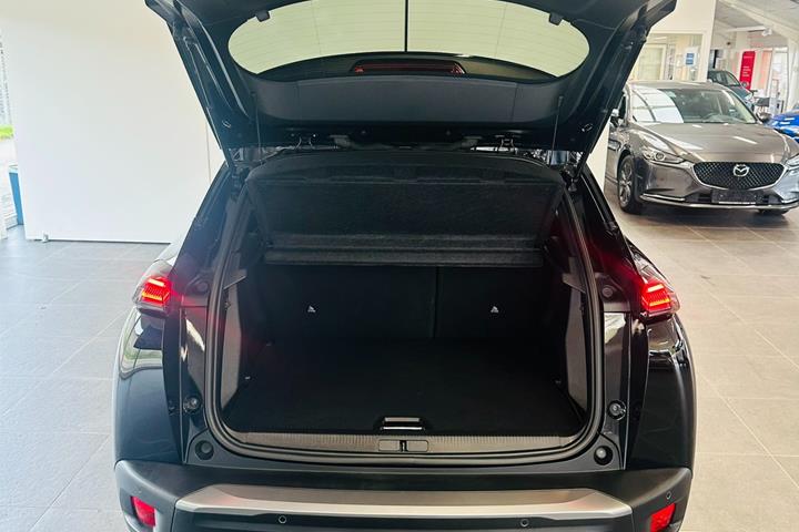 Sort Peugeot 2008 fra 2023
