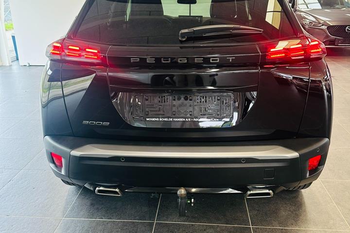 Sort Peugeot 2008 fra 2023