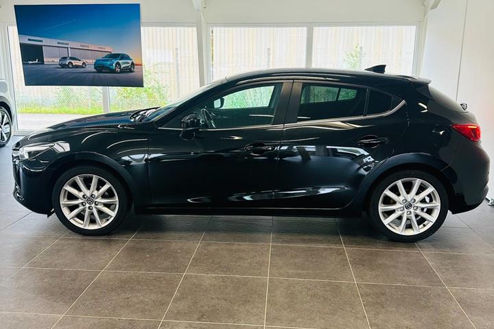 Sort Mazda 3 fra 2017
