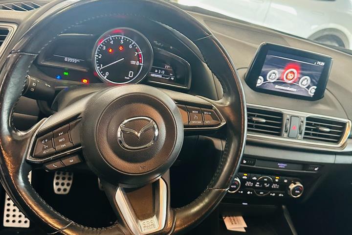 Sort Mazda 3 fra 2017