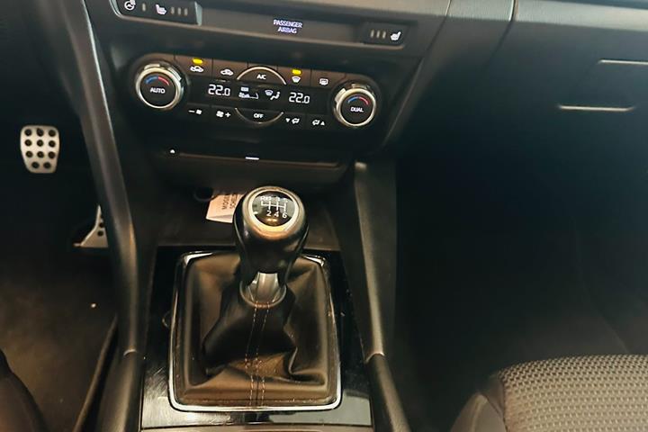 Sort Mazda 3 fra 2017