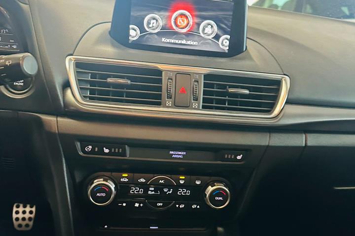 Sort Mazda 3 fra 2017