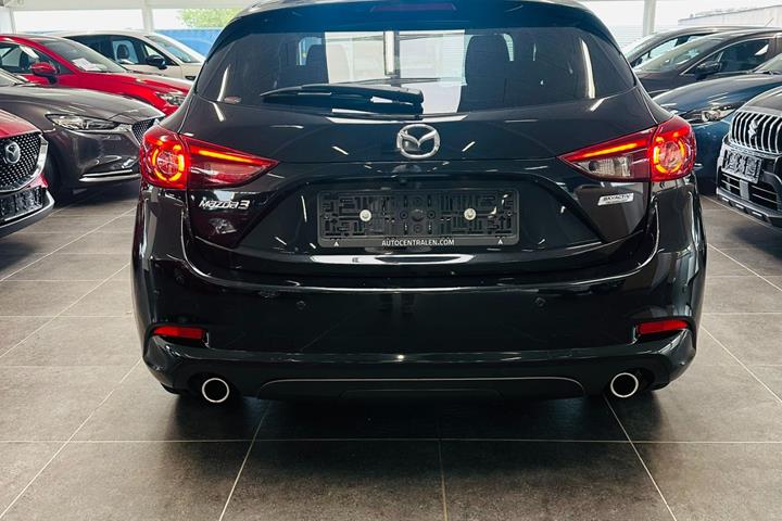 Sort Mazda 3 fra 2017
