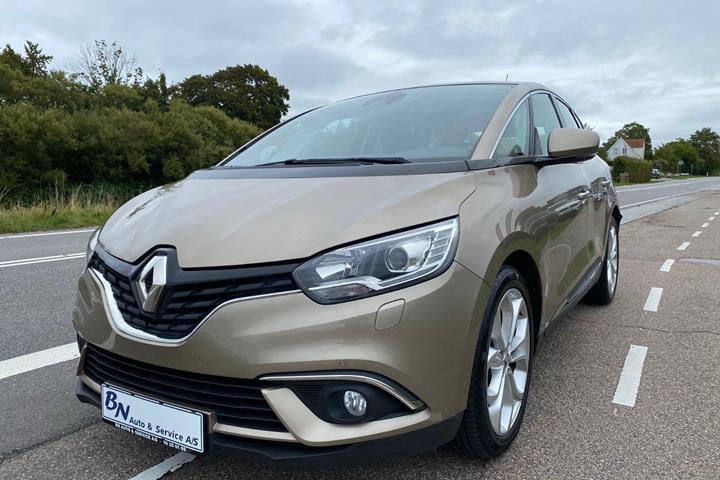 Beige Renault Scenic IV fra 2017