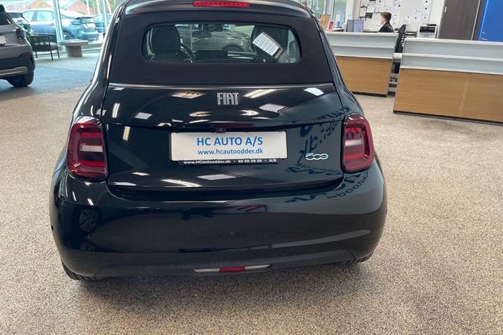 Sort Fiat 500e fra 2023