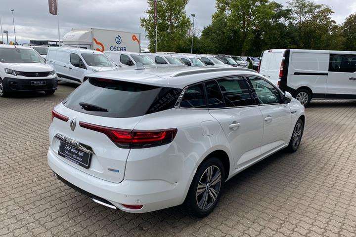 Hvid Renault Megane IV fra 2021