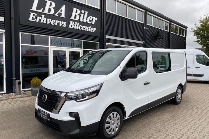 Hvid Nissan Primastar fra 2025