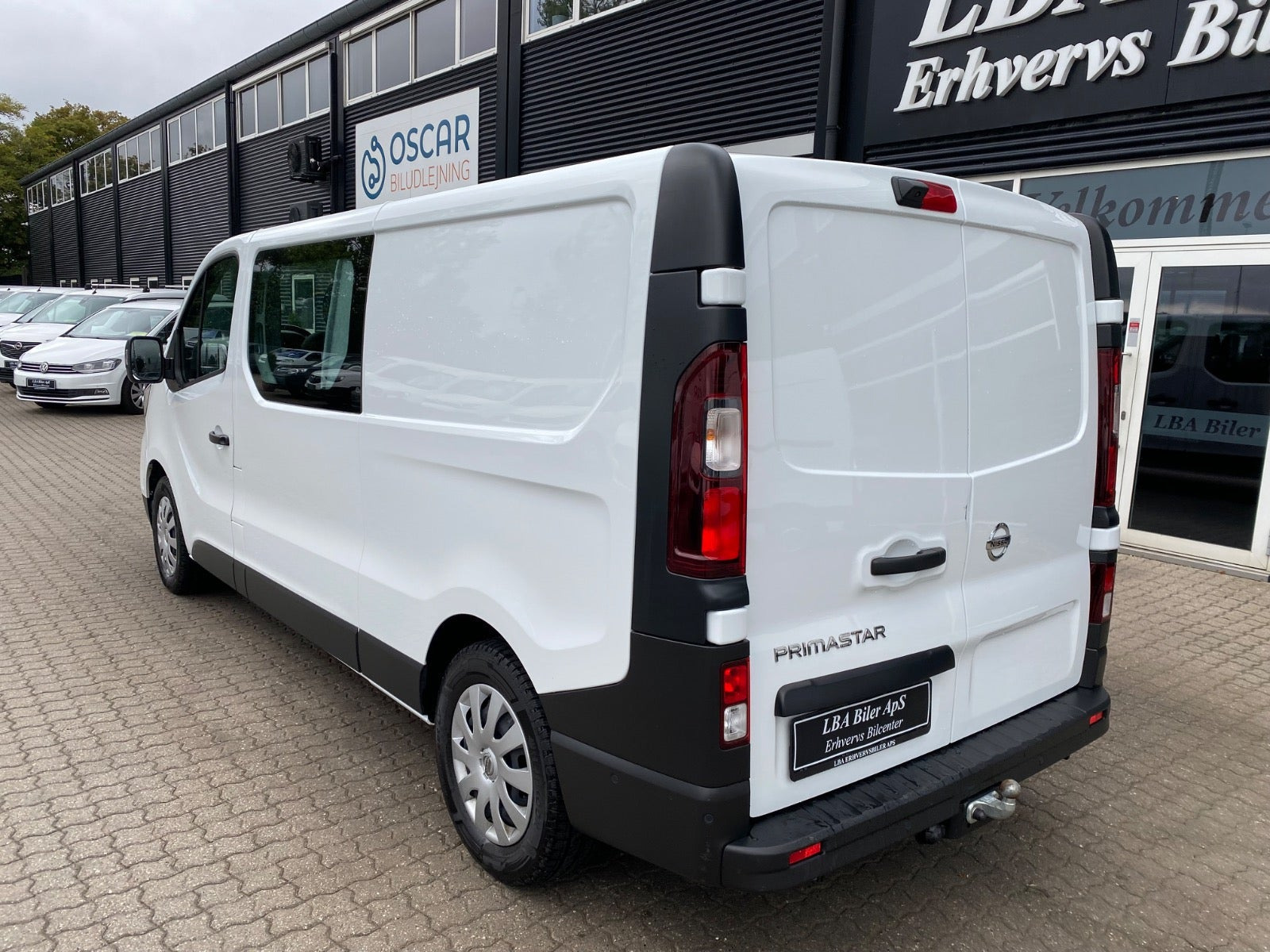 Hvid Nissan Primastar fra 2025