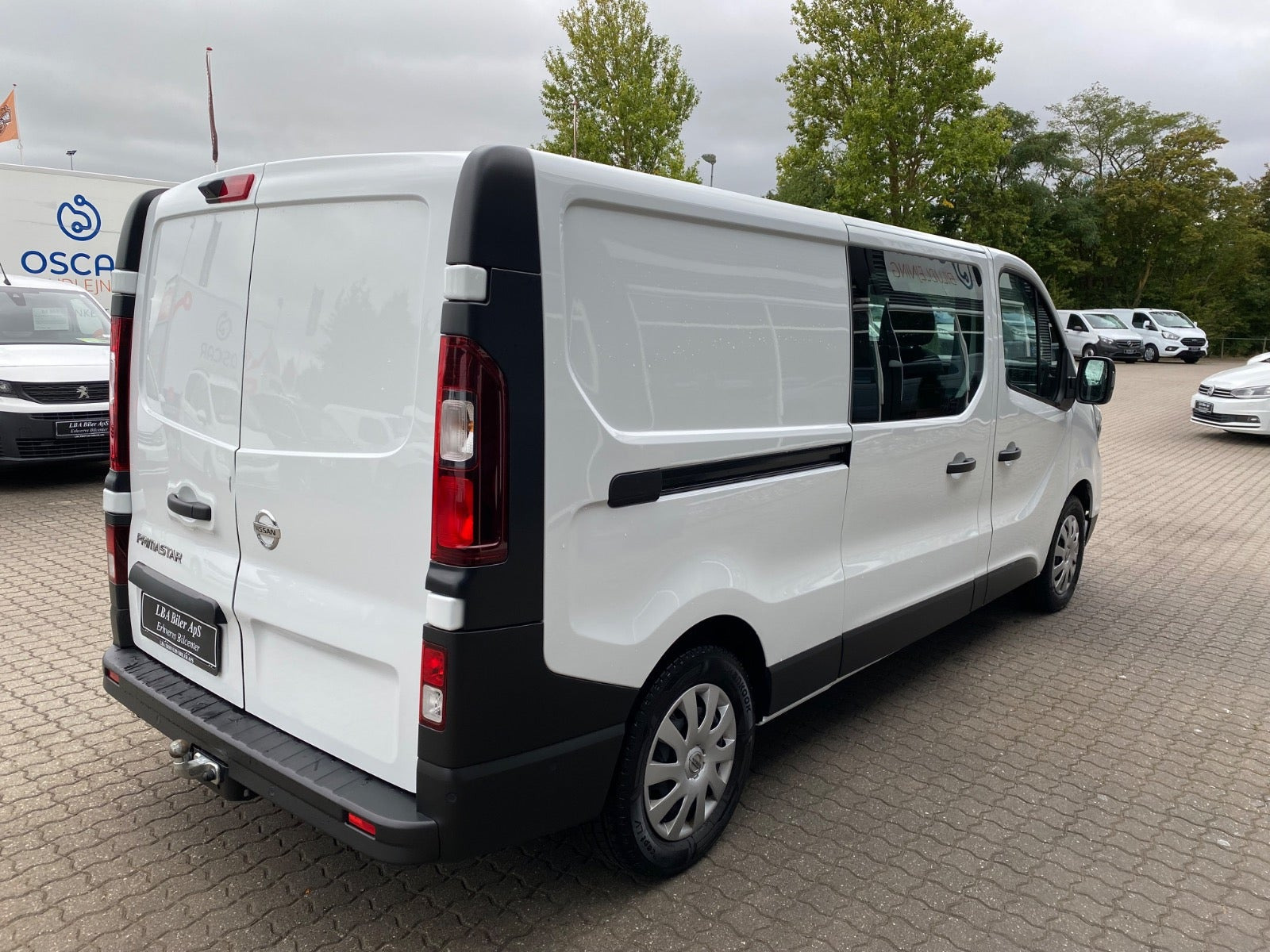 Hvid Nissan Primastar fra 2025