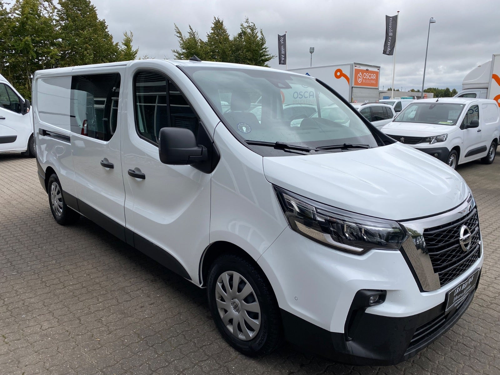 Hvid Nissan Primastar fra 2025