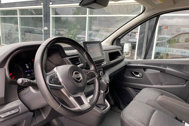 Hvid Nissan Primastar fra 2025