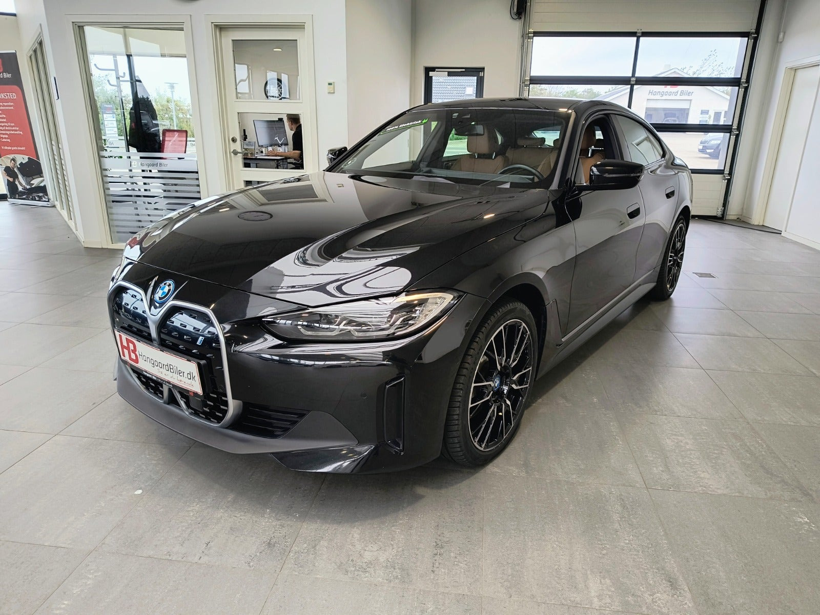 Sort BMW i4 fra 2023