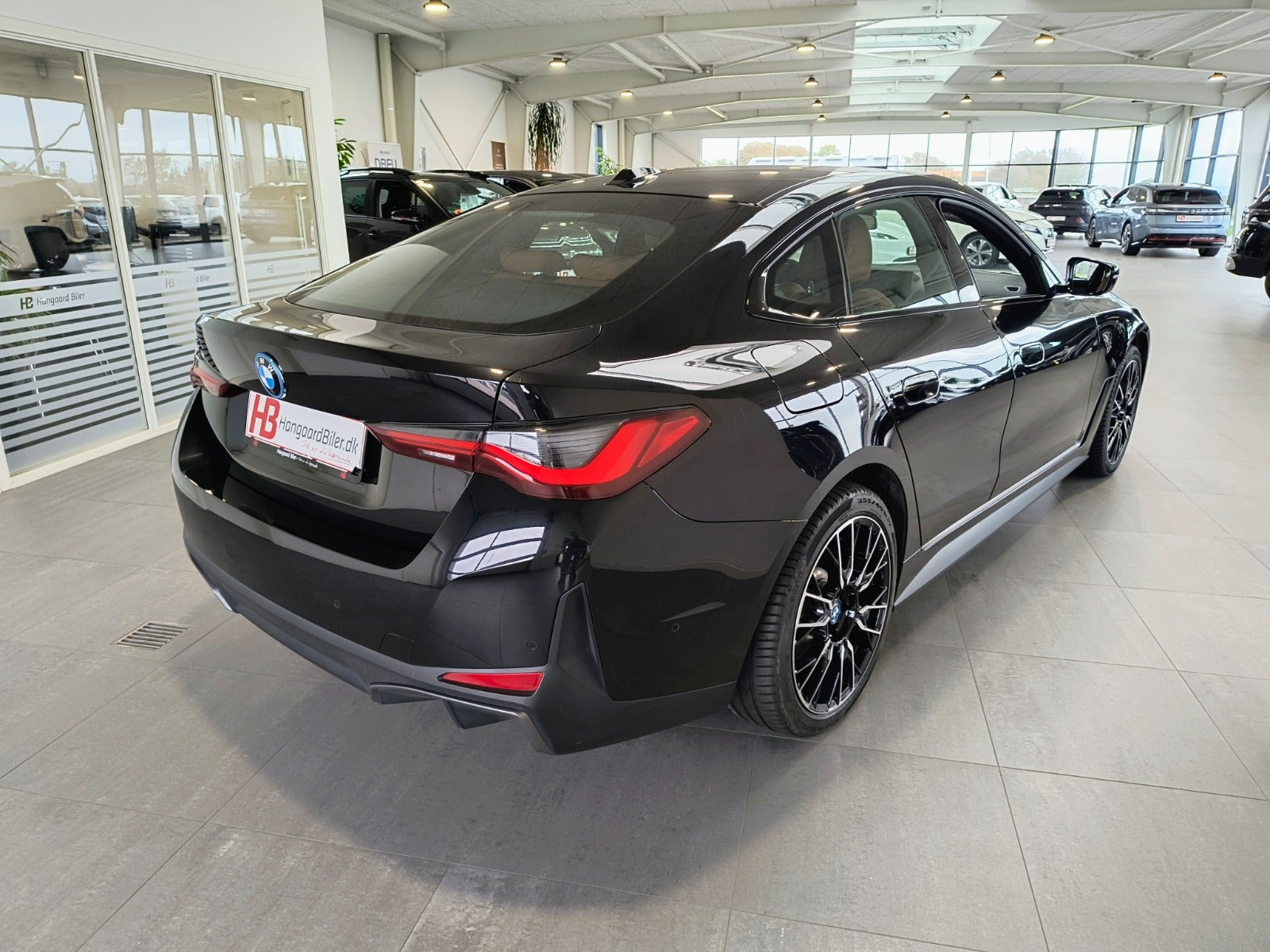 Sort BMW i4 fra 2023