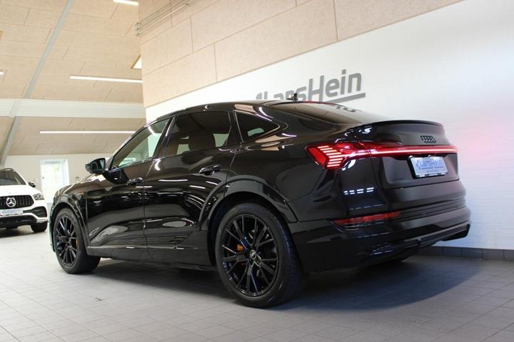 Sort Audi e-tron fra 2023