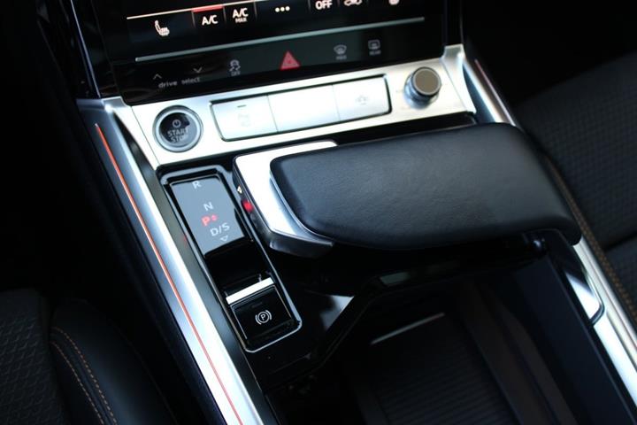 Sort Audi e-tron fra 2023