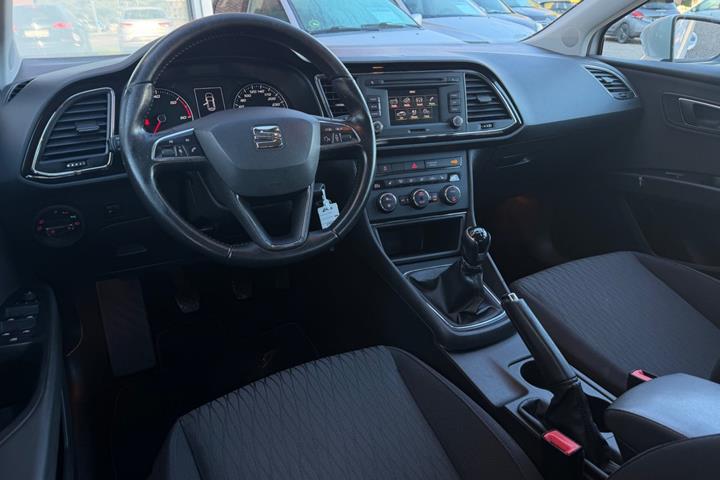 Sølv Seat Leon fra 2015