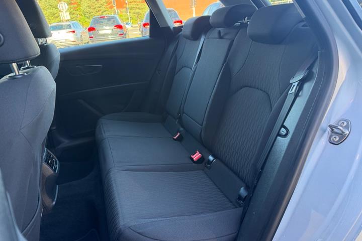 Sølv Seat Leon fra 2015