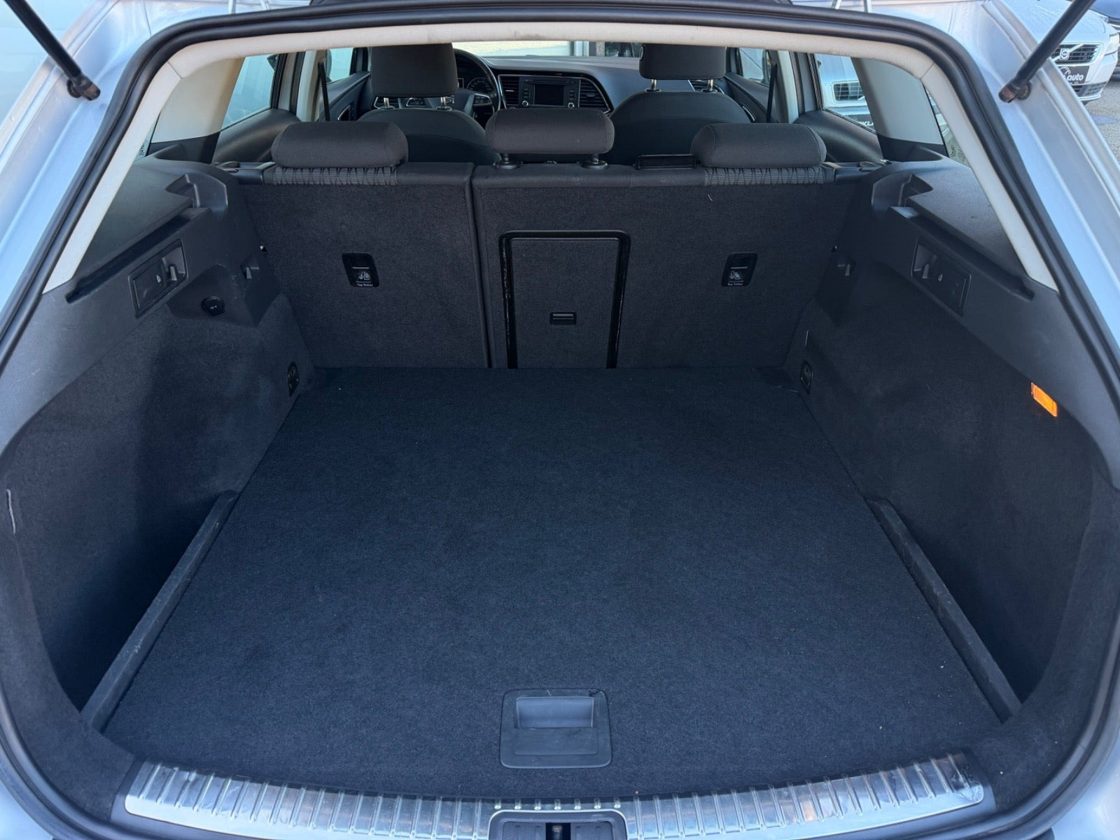Sølv Seat Leon fra 2015