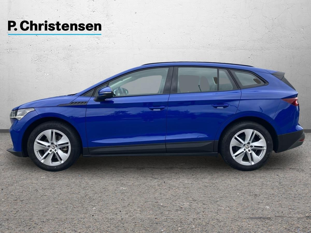 Blå Skoda Enyaq fra 2023