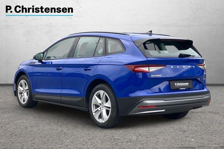 Blå Skoda Enyaq fra 2023