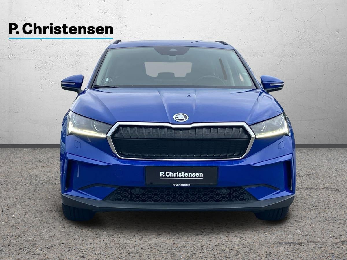 Blå Skoda Enyaq fra 2023