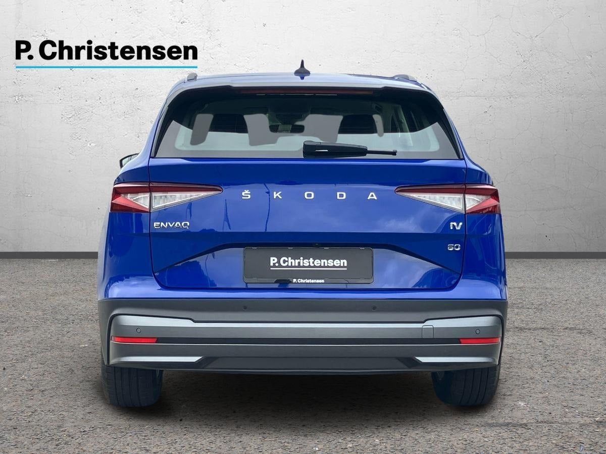 Blå Skoda Enyaq fra 2023
