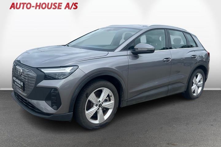 Grå Audi Q4 e-tron fra 2023