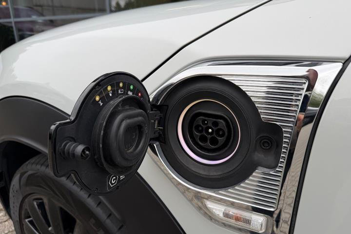 Sølv Mini Countryman Cooper SE fra 2021