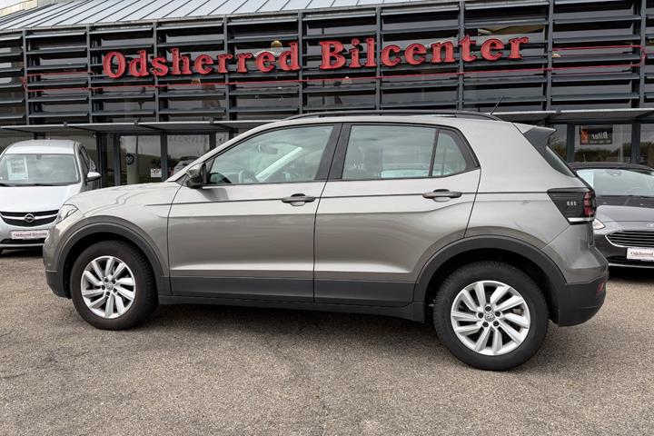 Grå VW T-Cross fra 2019