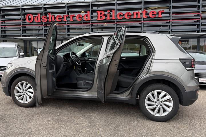 Grå VW T-Cross fra 2019