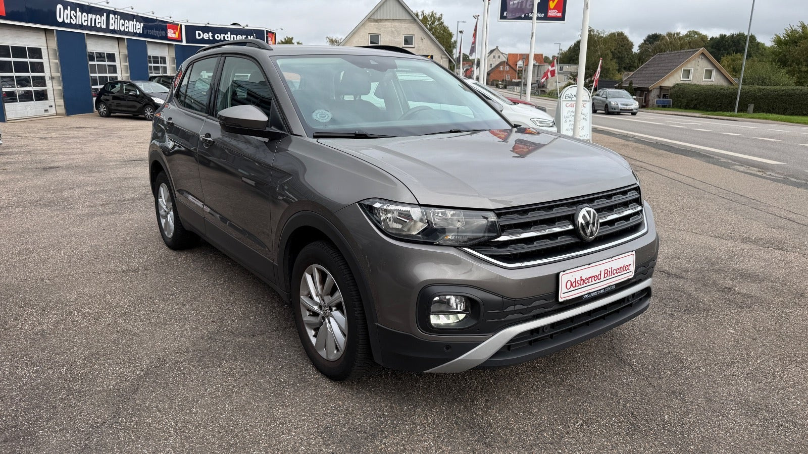 Grå VW T-Cross fra 2019