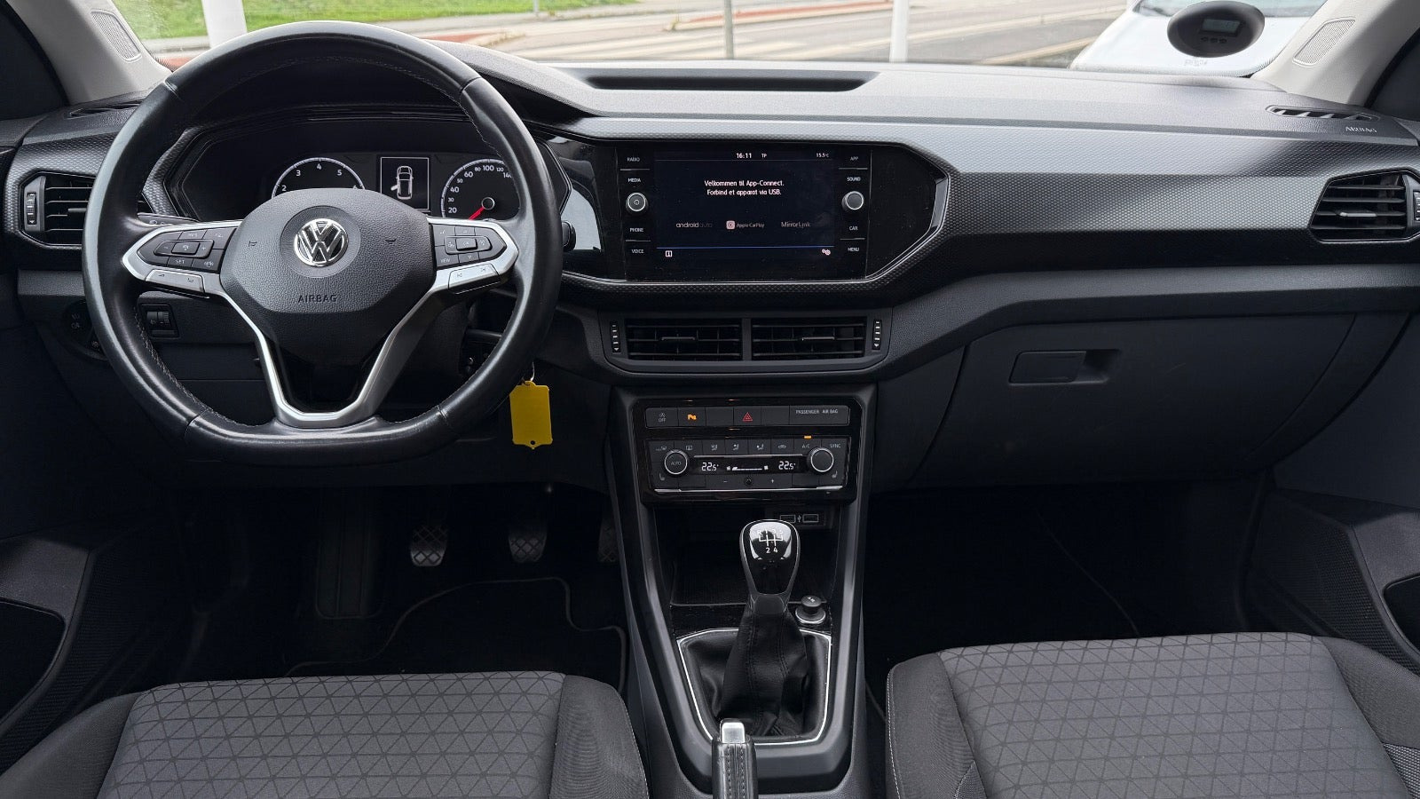 Grå VW T-Cross fra 2019